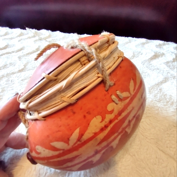 Vintage Hand Carved and Jute Hand Sewn Coconut Shell Purse - Picture 3 of 6